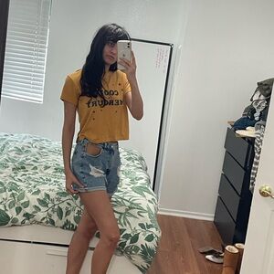 ❌DONATED❌ MOVING SALE Yellow A&F tee